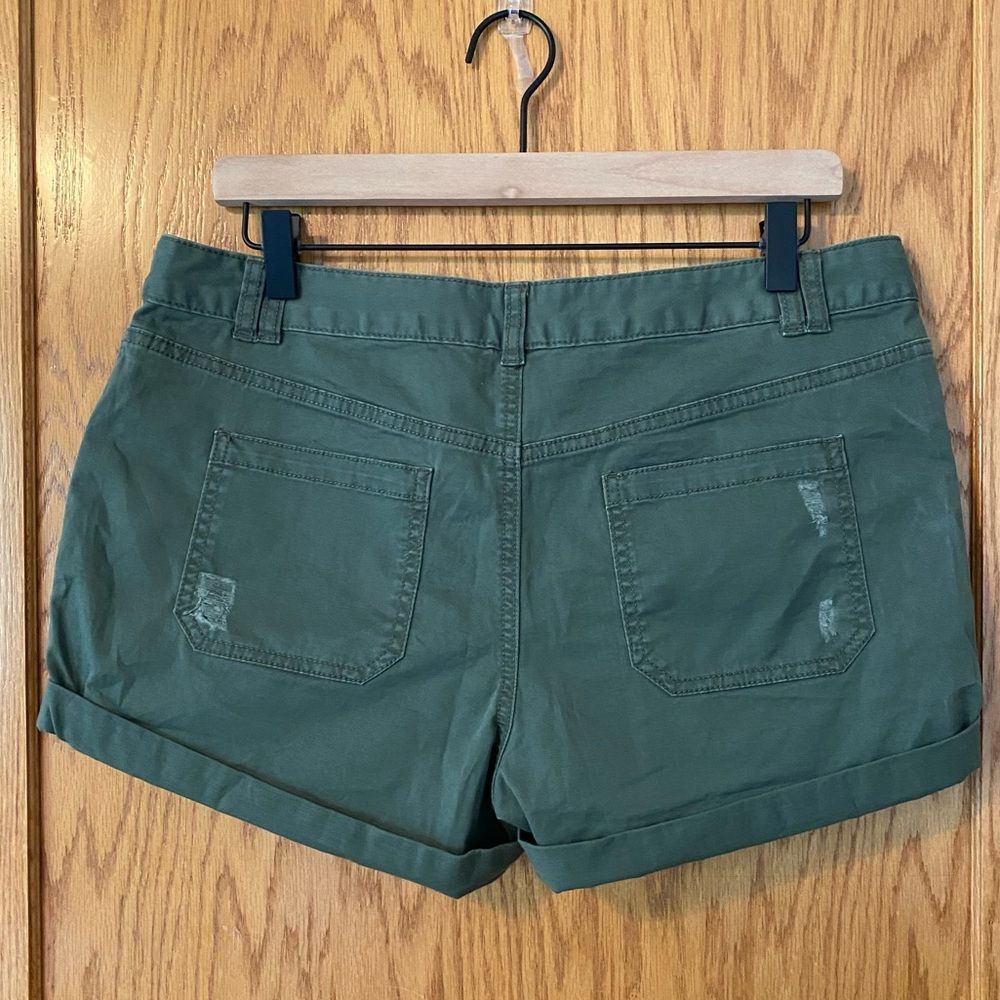 Mossimo Mid Rise Distressed Short - Picture 2 of 3